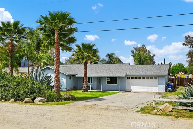 142 Hope Street, Ramona CA: https://media.crmls.org/medias/604aeafc-3112-4541-b040-7abe16f17ecb.jpg
