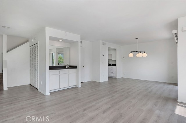 Detail Gallery Image 7 of 14 For 11818 Moorpark St #X,  Studio City,  CA 91604 - 2 Beds | 2/1 Baths