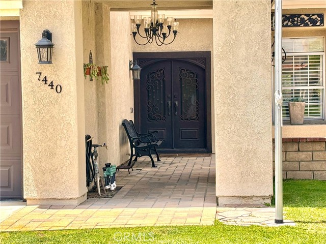 7440 Apple Blossom Court, Highland CA: https://media.crmls.org/medias/604baf0f-e5e9-4cb0-8974-93b53e664621.jpg