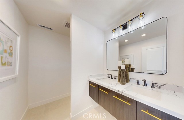 4263 E Ranch Gate Road, Anaheim Hills CA: https://media.crmls.org/medias/604c43a6-ca19-49c3-8902-9487dfbf372c.jpg