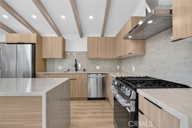 16445 Kingsbury photo 19
