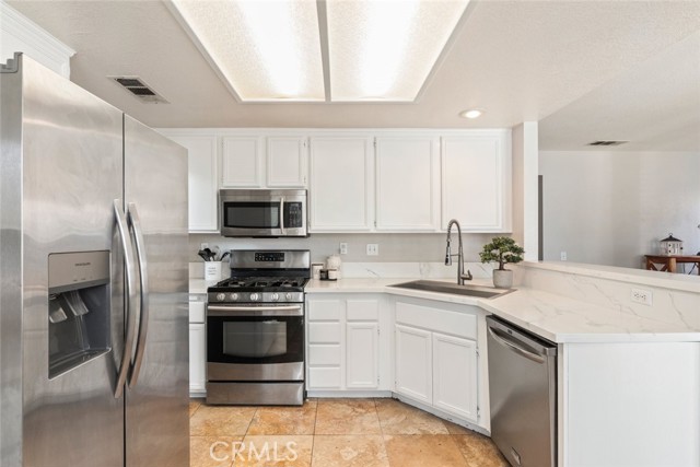 Detail Gallery Image 16 of 49 For 15135 Knollwood St, Lake Elsinore,  CA 92530 - 4 Beds | 3 Baths