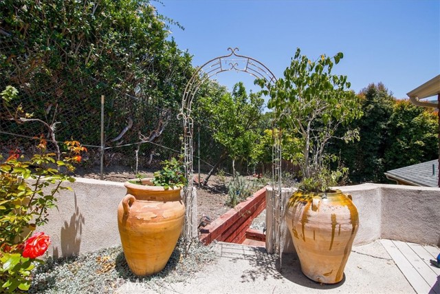 1078 Wykoff Way, Laguna Beach CA: https://media.crmls.org/medias/604d773b-b952-40e2-b4c5-6fe73efee104.jpg