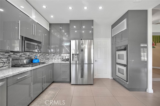 Detail Gallery Image 15 of 71 For 16049 Pinnacle, Chino Hills,  CA 91709 - 4 Beds | 2/1 Baths