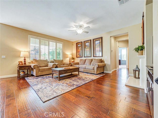 Detail Gallery Image 16 of 51 For 7904 Port Arthur, Corona,  CA 92880 - 4 Beds | 3 Baths