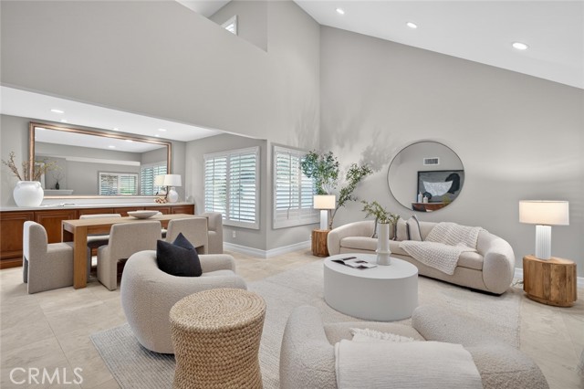 Detail Gallery Image 11 of 53 For 969 Azalea Dr, Costa Mesa,  CA 92626 - 5 Beds | 3 Baths