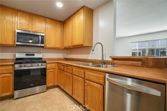 18427 Vincennes Street, 49 photo 6