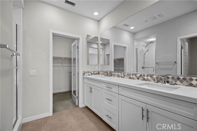 163 Stage, Irvine CA: https://media.crmls.org/medias/604f67e1-84b1-4552-a84f-302f8d425dc7.jpg