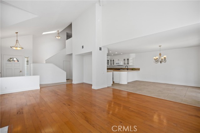 33 Calle Maria, Rancho Santa Margarita CA: https://media.crmls.org/medias/60501c9e-19e9-49da-b7d5-a8f8998694ae.jpg