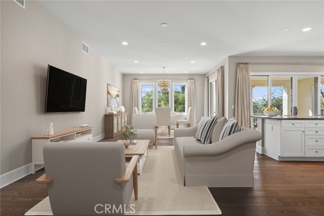 Detail Gallery Image 7 of 52 For 23500 Park Sorrento #H32,  Calabasas,  CA 91302 - 2 Beds | 2/1 Baths