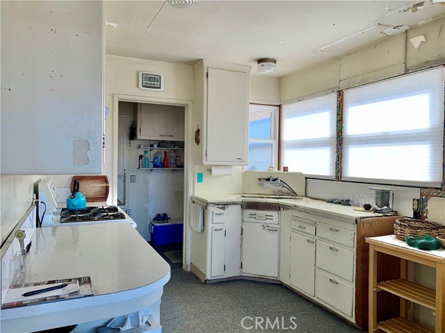 912 Ynez Avenue, Redondo Beach, California 90277, 4 Bedrooms Bedrooms, ,2 BathroomsBathrooms,Residential,Sold,Ynez,SB22045956