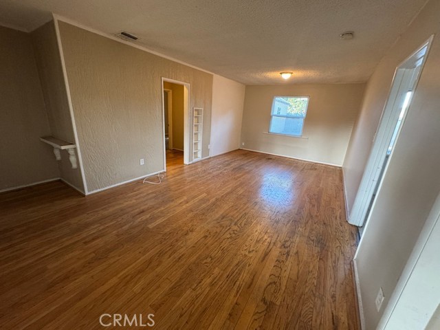 Detail Gallery Image 6 of 24 For 17627 Caprino Pl, Van Nuys,  CA 91406 - 3 Beds | 2 Baths