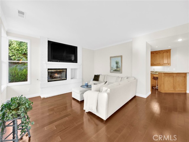 125 Heath Meadow Place, Simi Valley CA: https://media.crmls.org/medias/60519042-7042-4a68-bd06-7a10207aa0f9.jpg