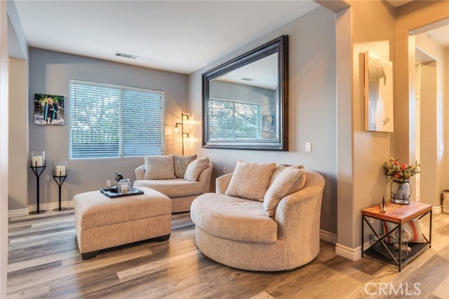 Detail Gallery Image 9 of 38 For 25183 Forest St, Corona,  CA 92883 - 4 Beds | 3 Baths