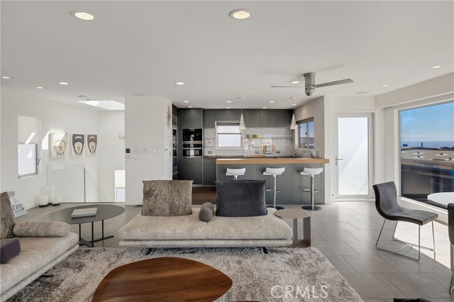 232 32nd Place, Manhattan Beach CA: https://media.crmls.org/medias/60521e8a-1e79-4784-ad7b-0e0bf4e7ed1c.jpg