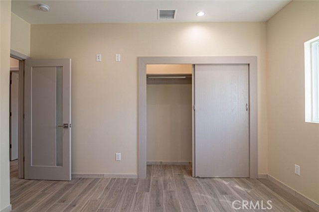 Detail Gallery Image 13 of 50 For 18748 Collins St, Tarzana,  CA 91356 - 4 Beds | 3 Baths