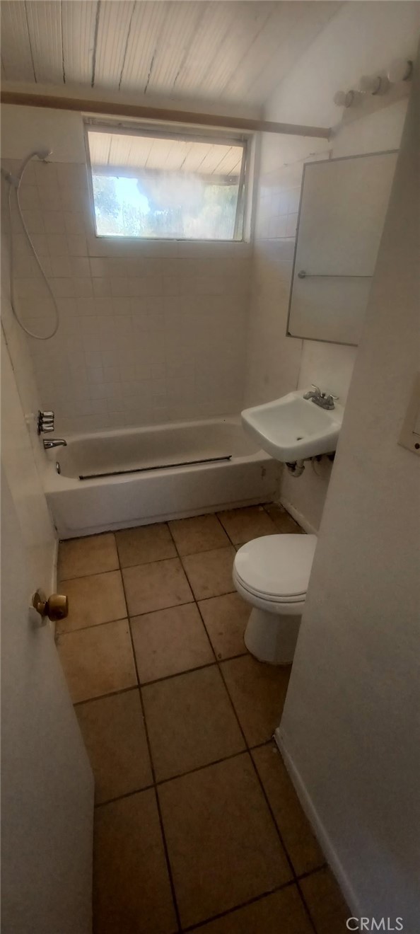45541 Gadsden Avenue, Lancaster CA: https://media.crmls.org/medias/6052a286-7a9e-4719-8307-f8eda74fb108.jpg