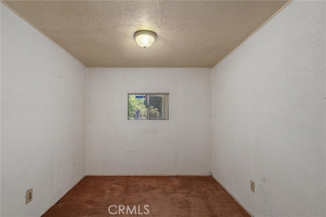 2064 Kennedy Ave, Chico CA: https://media.crmls.org/medias/60534b40-c004-4a88-a165-5712dfeb8296.jpg