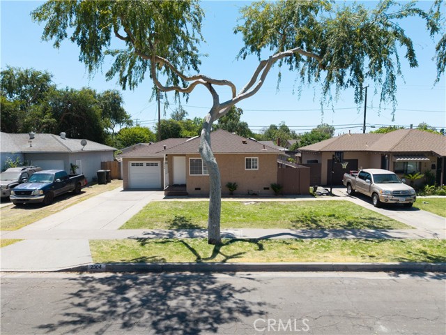 2304 W Flower Avenue, Fullerton CA: https://media.crmls.org/medias/60535370-a72e-49c1-b369-8bc66d6be3aa.jpg
