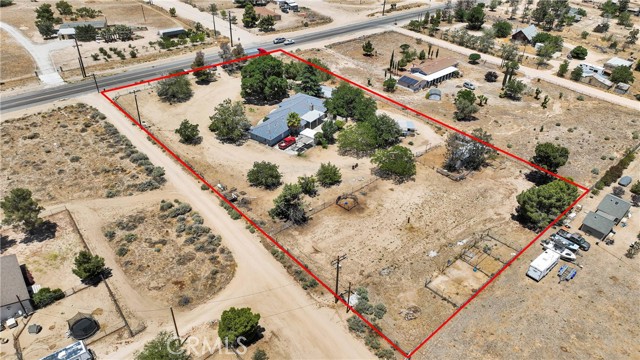 10325 Sheep Creek Road, Phelan CA: https://media.crmls.org/medias/60537462-b80d-49bf-8d1b-48e5d0b8db8c.jpg