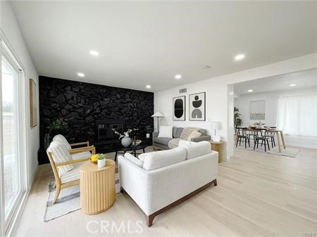 Detail Gallery Image 4 of 30 For 109 S San Antonio Ave, Upland,  CA 91786 - 3 Beds | 2 Baths