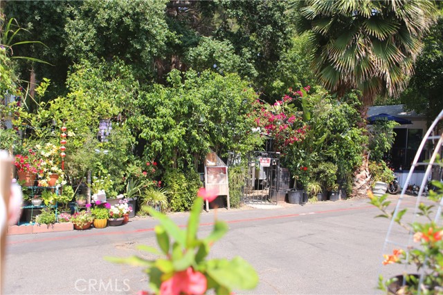 10799 Sherman Grove Avenue, Los Angeles CA: https://media.crmls.org/medias/6053ec61-9069-4264-94d6-347c25bc1f26.jpg