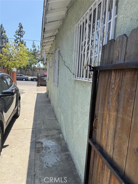 Detail Gallery Image 21 of 22 For 917 E 42nd St, Los Angeles,  CA 90011 - – Beds | – Baths