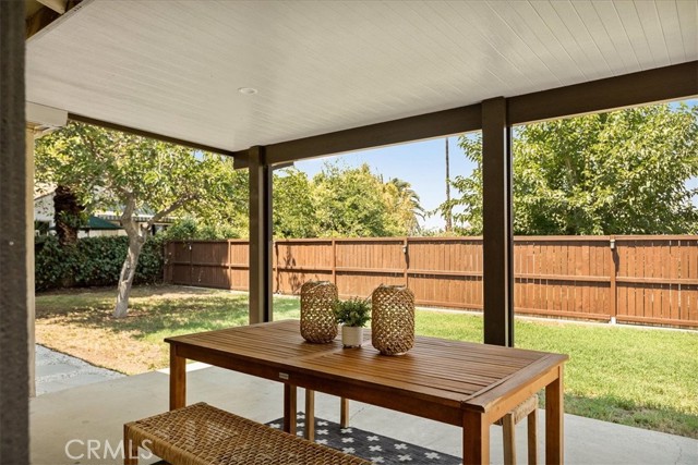 1110 W Cypress Avenue, Redlands CA: https://media.crmls.org/medias/60541490-a700-44dd-92a6-b80c937b64fd.jpg