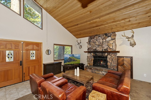 Detail Gallery Image 7 of 33 For 843 Maple Ln, Sugarloaf,  CA 92386 - 3 Beds | 2 Baths