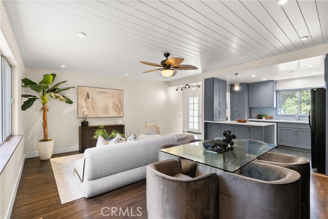 645 Griffith Way, Laguna Beach CA: https://media.crmls.org/medias/6054c551-42ad-4aaa-b106-690efb226797.jpg