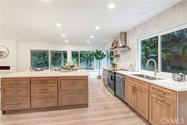 Detail Gallery Image 10 of 30 For 2361 Basswood Cir, Tustin,  CA 92780 - 4 Beds | 2 Baths