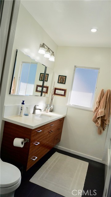 4435 Caledonia Way, Los Angeles CA: https://media.crmls.org/medias/6055d9a9-d62f-4121-8849-f3661c8ff6e5.jpg