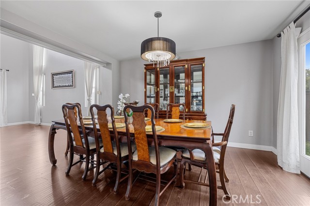 Detail Gallery Image 16 of 58 For 26426 Cardinal Dr, Canyon Country,  CA 91387 - 5 Beds | 4 Baths