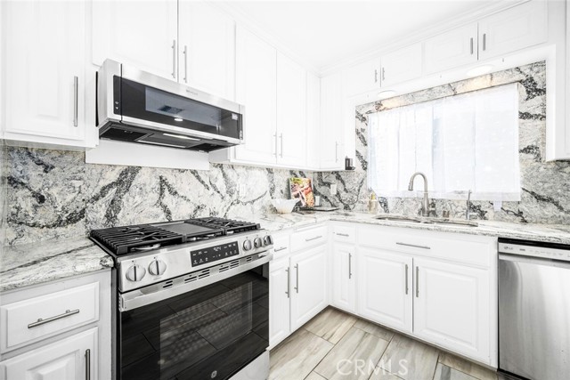 Detail Gallery Image 16 of 51 For 3034 N Ocana, Long Beach,  CA 90808 - 5 Beds | 2 Baths