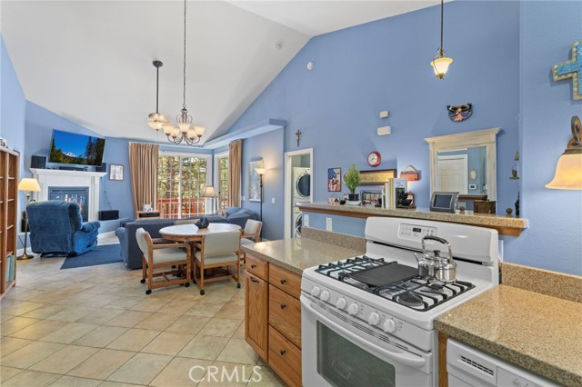 534 Highland, Big Bear Lake CA: https://media.crmls.org/medias/6056c511-61e7-4da8-99e2-ec824027335c.jpg