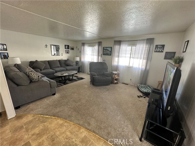 Detail Gallery Image 3 of 16 For 15940 Stoddard Wells Rd #65,  Victorville,  CA 92395 - 2 Beds | 2 Baths