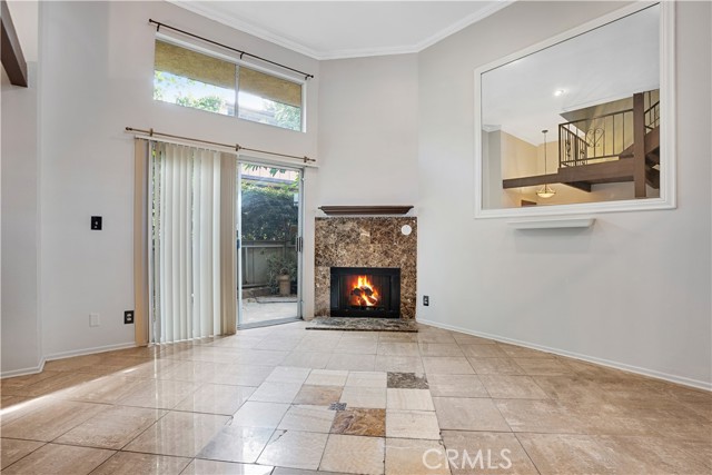 Detail Gallery Image 5 of 21 For 13623 Valerio #C,  Van Nuys,  CA 91405 - 2 Beds | 2/1 Baths