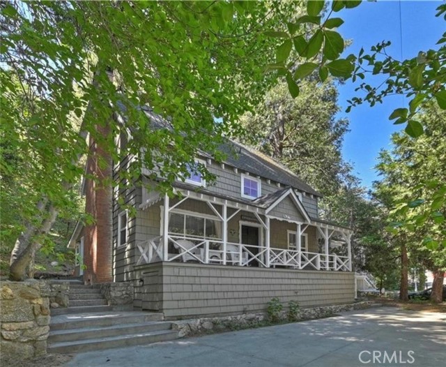855 Lake Drive, Lake Arrowhead CA: https://media.crmls.org/medias/6057cbb5-80e1-4c60-905b-1051cb9f61b6.jpg