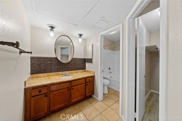 Detail Gallery Image 23 of 40 For 2040 Las Colinas Cir #202,  Corona,  CA 92879 - 2 Beds | 2 Baths