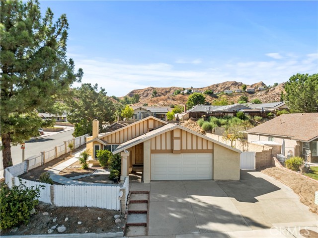 Detail Gallery Image 2 of 60 For 29835 Abelia Rd, Canyon Country,  CA 91387 - 4 Beds | 2 Baths