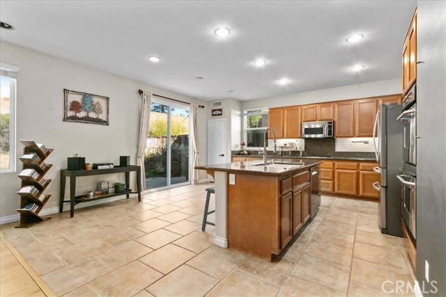 Detail Gallery Image 6 of 47 For 36554 Torrey Pines, Beaumont,  CA 92223 - 3 Beds | 2/1 Baths