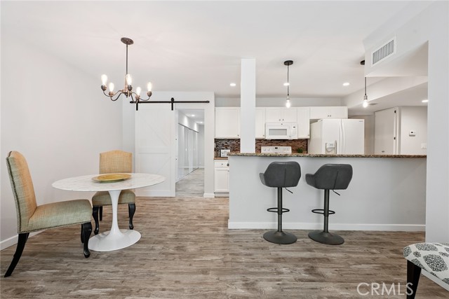 Detail Gallery Image 5 of 41 For 23391 Park Sorrento #63,  Calabasas,  CA 91302 - 3 Beds | 2 Baths