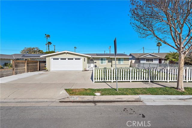 1582 Baker St, Costa Mesa, CA 92626