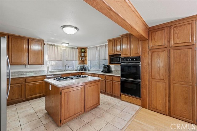 1808 Freeman Drive, Pine Mountain Club CA: https://media.crmls.org/medias/605a91d8-d2b8-49b7-b848-c794055b7434.jpg