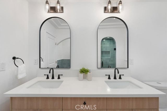 Detail Gallery Image 21 of 35 For 3905 Roxton Ave, Los Angeles,  CA 90008 - 3 Beds | 2 Baths