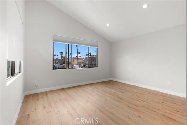 228 20th Street, Huntington Beach CA: https://media.crmls.org/medias/605b2e17-dffe-4efd-9316-ab7911c19951.jpg