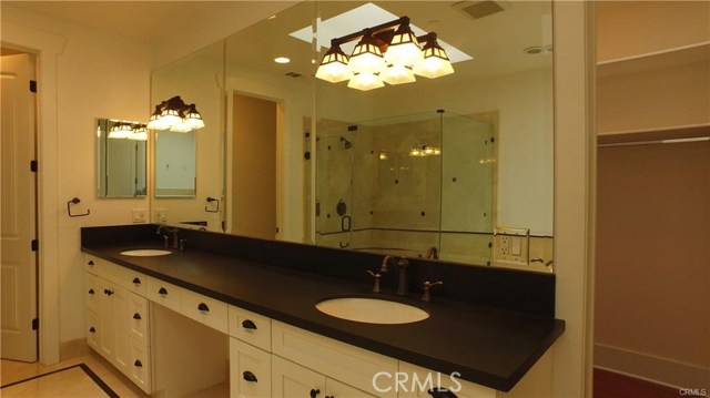 Detail Gallery Image 66 of 75 For 804 N Irena Ave #B,  Redondo Beach,  CA 90277 - 3 Beds | 2/1 Baths