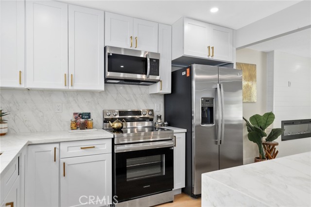 Detail Gallery Image 9 of 34 For 12635 Dorina Pl, Granada Hills,  CA 91344 - 5 Beds | 3/1 Baths
