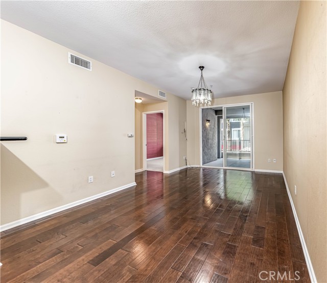 Detail Gallery Image 10 of 29 For 1801 E Katella Ave #2132,  Anaheim,  CA 92805 - 1 Beds | 1 Baths