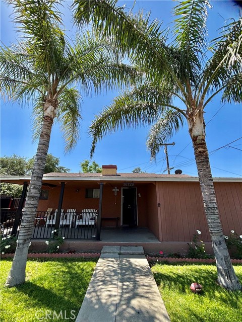 Detail Gallery Image 2 of 23 For 16739 Upland, Fontana,  CA 92335 - 3 Beds | 1/1 Baths